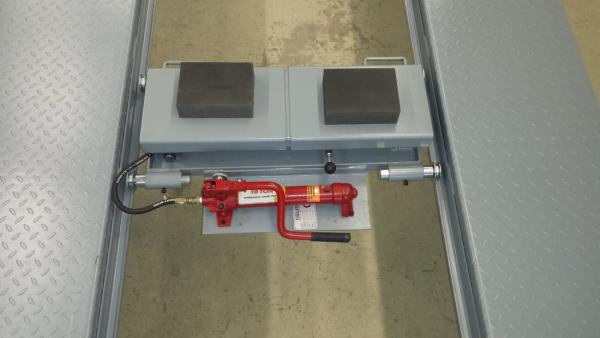 Achsfreiheber – Modell Handpumpe schmal